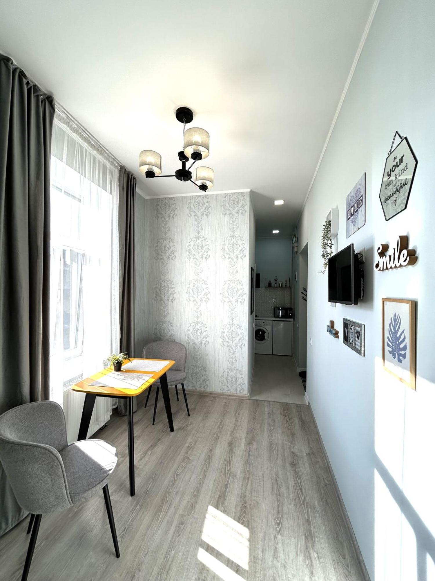 Romantic Apartment In The Сity Сenter Львов Экстерьер фото